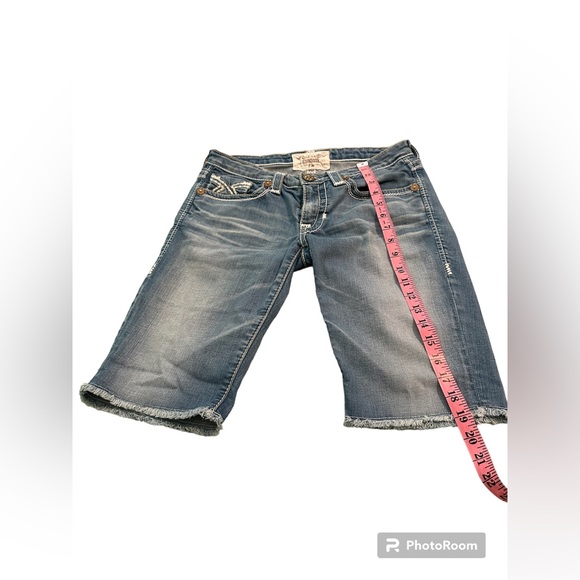 UEC- Women’s Big Star Brand “Liv” Shorts in size 29. Beautifully distressed. - Picture 5 of 8
